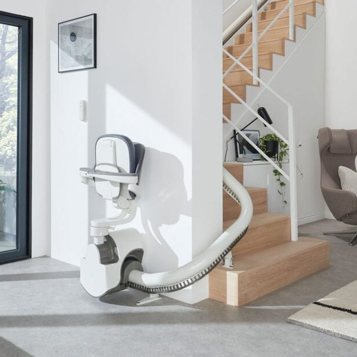 curved stair lift sinor by thyssenkrupp monolift